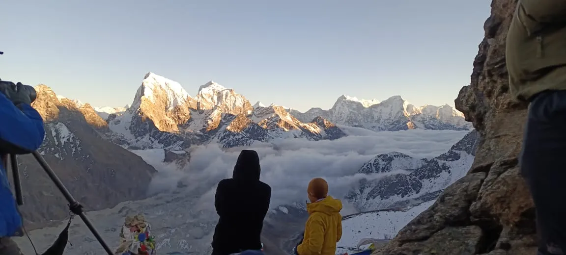 Luxury Everest Trek with Helicopter Experienc